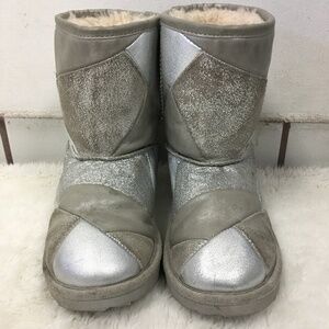 UGG Classic Short II Patchwork Boots for Kids 2